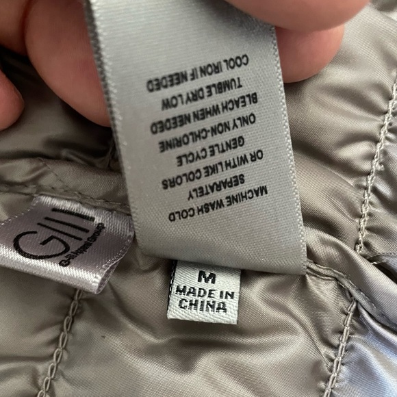 KENNETH COLE Reaction grey puffer vest, size M - Picture 10 of 12